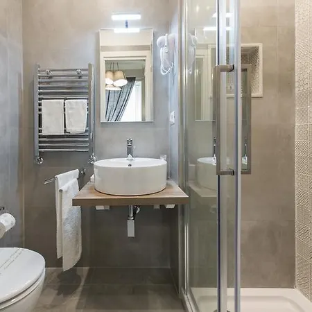 Pensionat Borghetto Cavalleggeri 2*